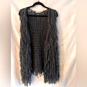 Blu Pepper, Shaggy knit Vest, Size medium, Grey